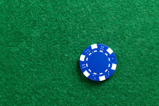 oura French Roulette live-dealer table showing betting layout and wheel